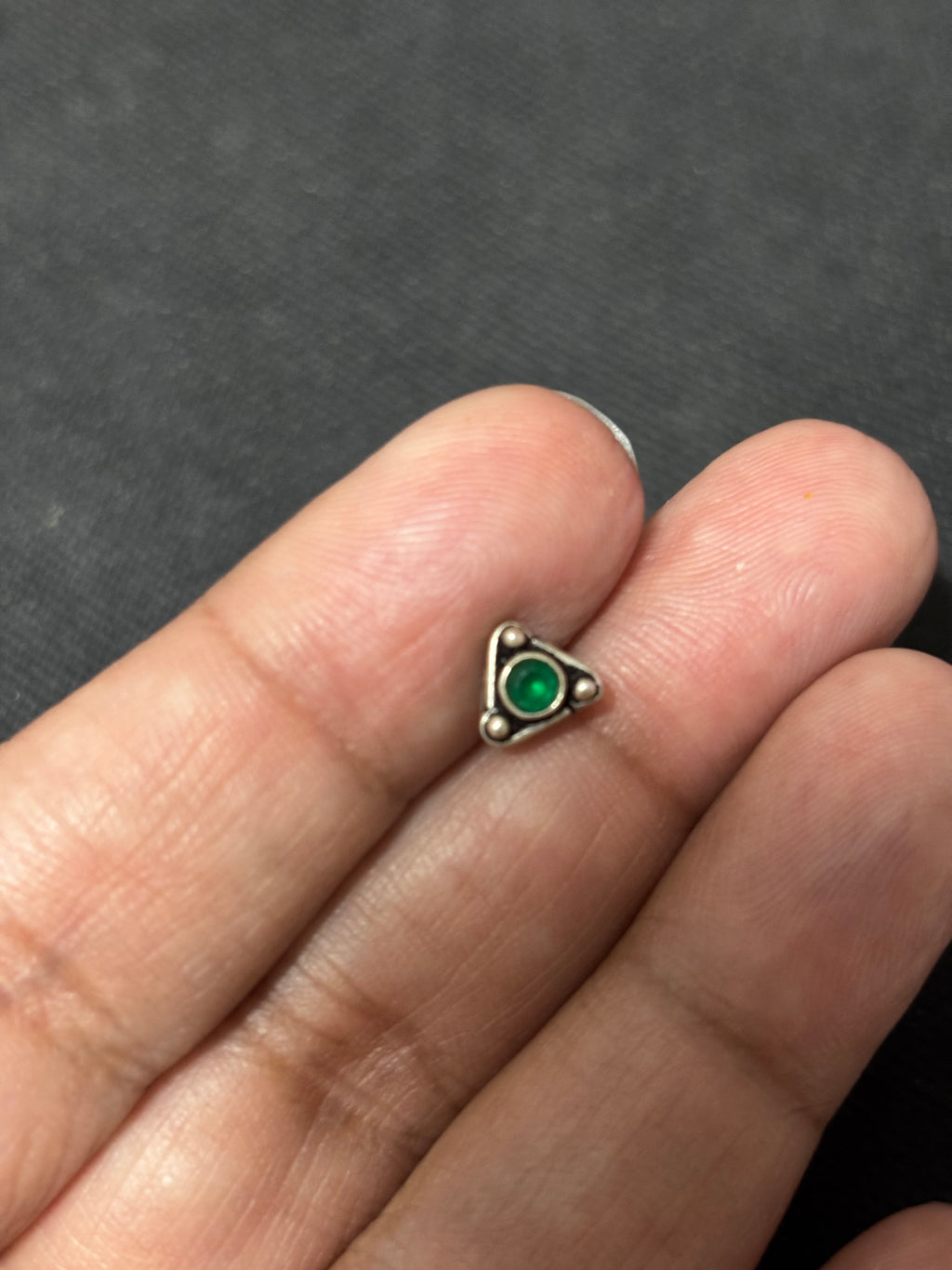 Silver Triangle Single Stone Nosepin