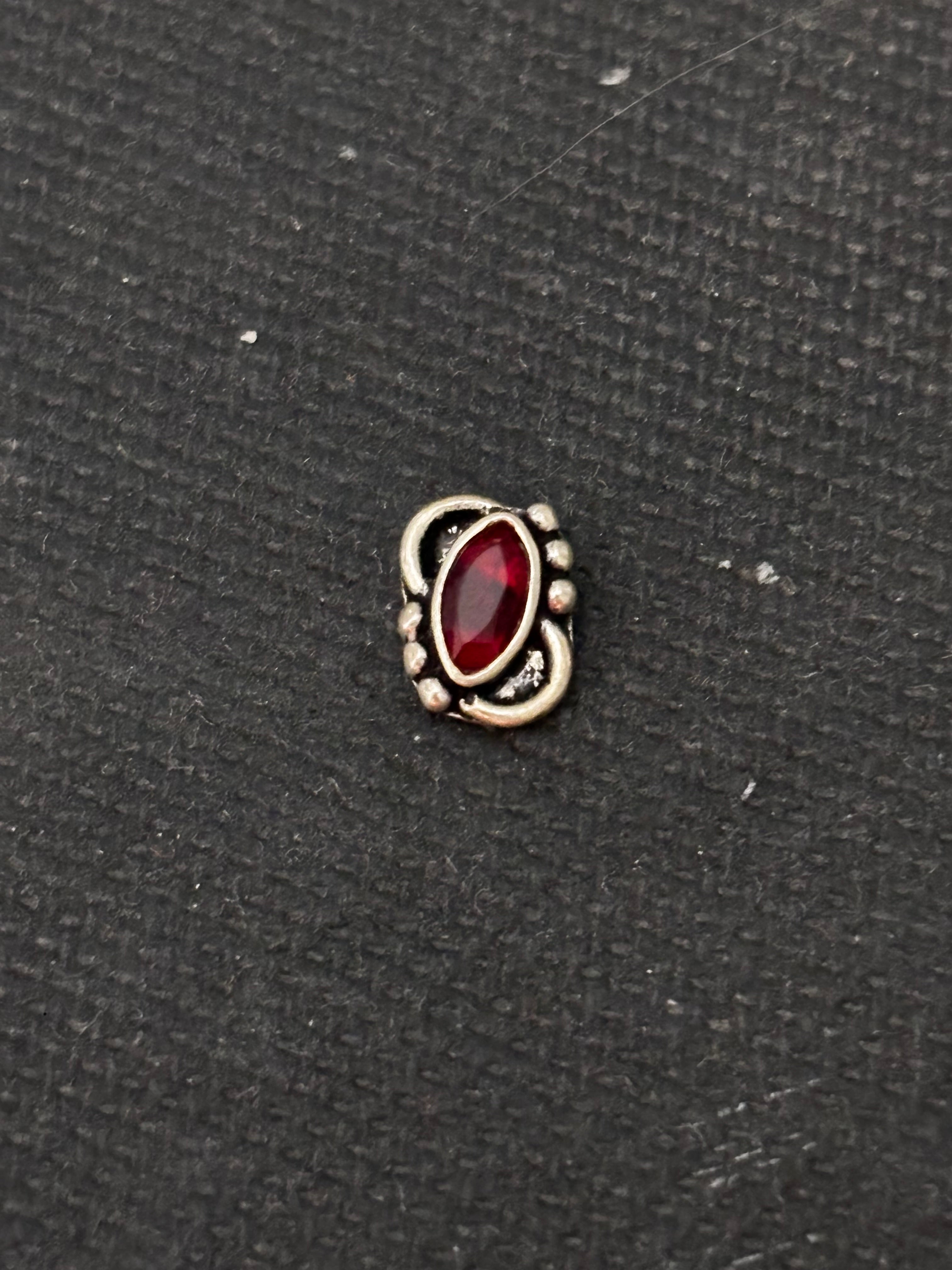 Red Silver Nosepin