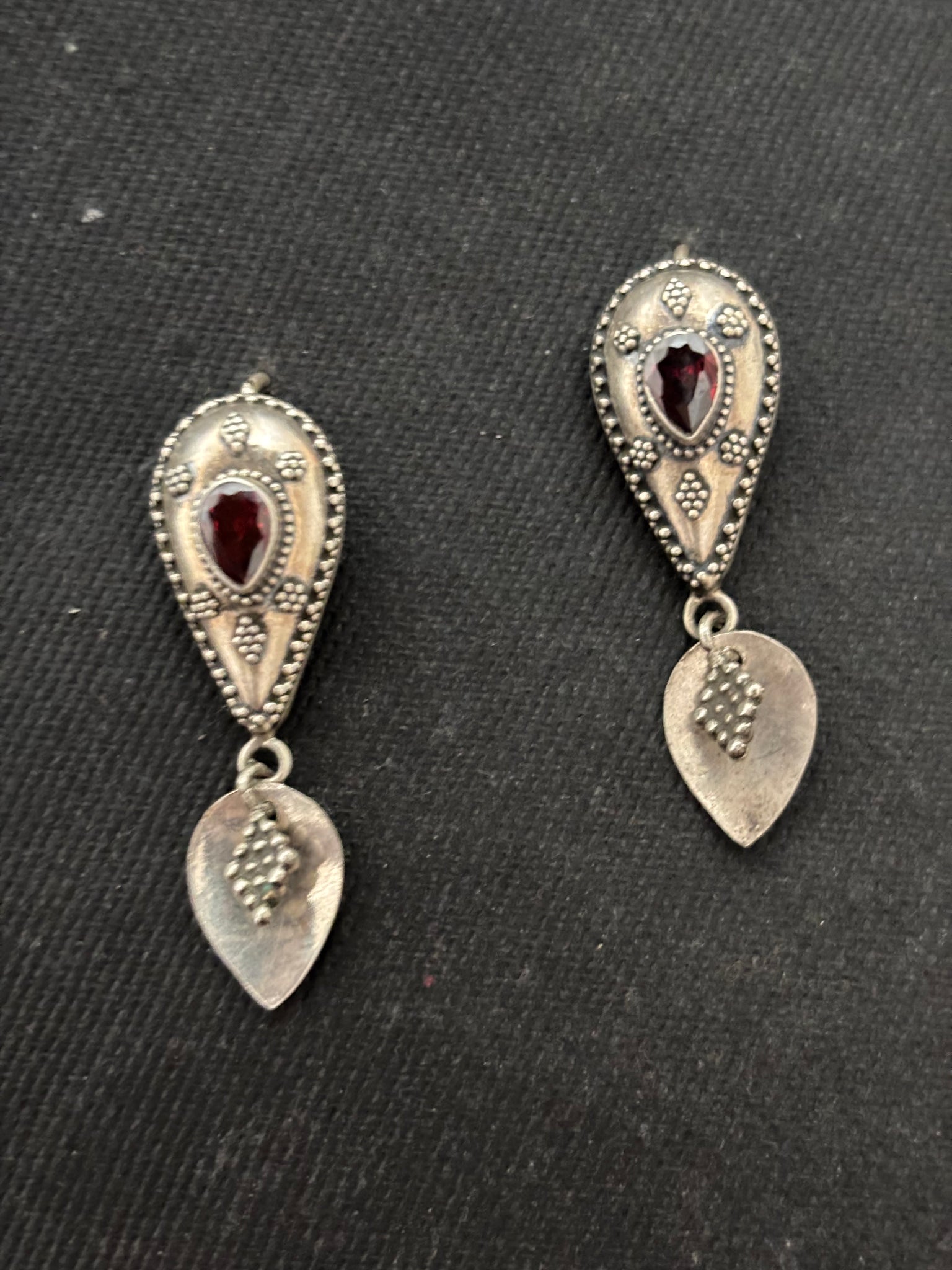 Garnet Rawa Work Silver Earrings