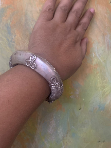 Vintage Crescent Kada