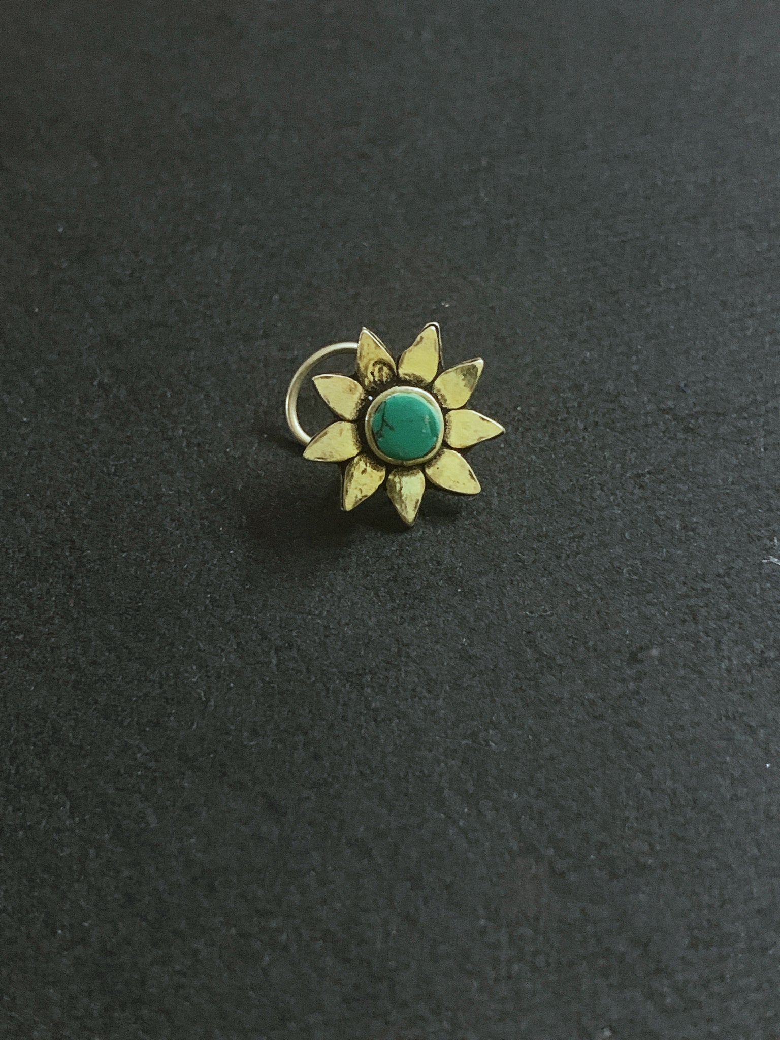 Flower Shaped Nosepin