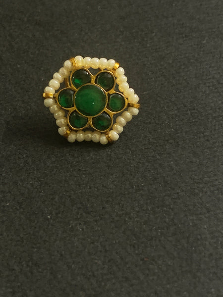 Kundan Six Petal Flower Nosepin