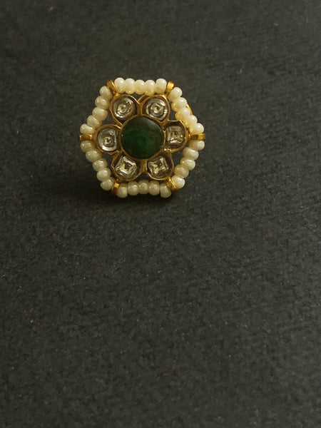 Kundan Six Petal Flower Nosepin