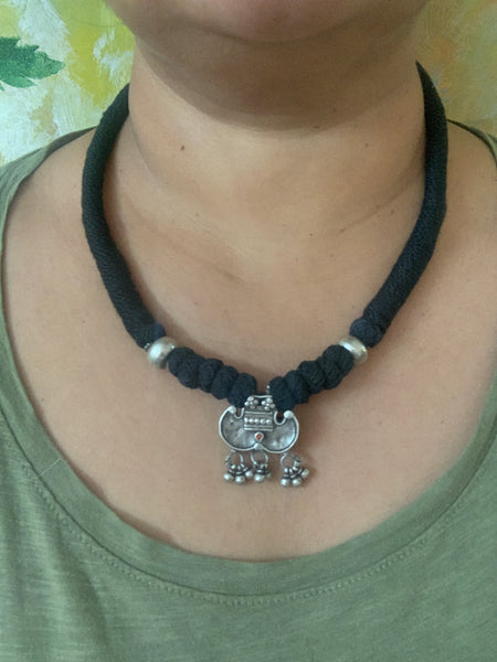 Single Vintage Pendant Neckpiece